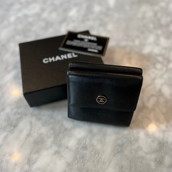 CHANEL Handbags - CHANEL Classic CC Try-Fold Compact Leather Wallet